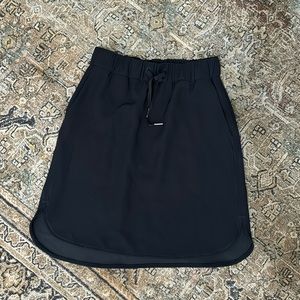 LULULEMON black skirt mini knee length 6 workout tennis